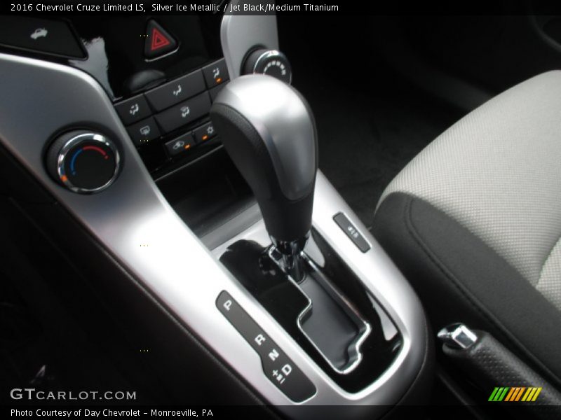 Silver Ice Metallic / Jet Black/Medium Titanium 2016 Chevrolet Cruze Limited LS