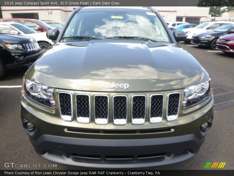 ECO Green Pearl / Dark Slate Gray 2016 Jeep Compass Sport 4x4