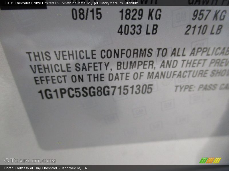 Silver Ice Metallic / Jet Black/Medium Titanium 2016 Chevrolet Cruze Limited LS