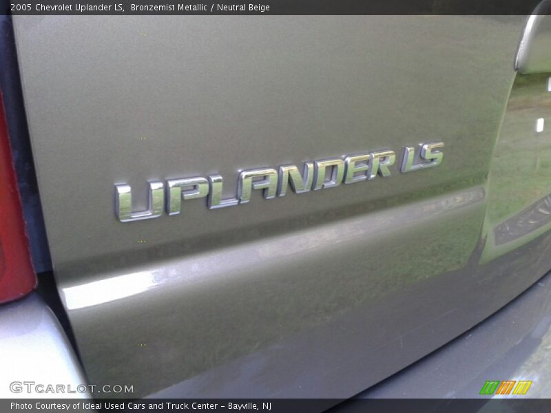 Bronzemist Metallic / Neutral Beige 2005 Chevrolet Uplander LS