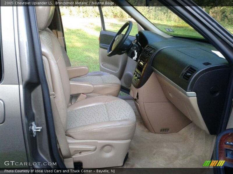 Bronzemist Metallic / Neutral Beige 2005 Chevrolet Uplander LS