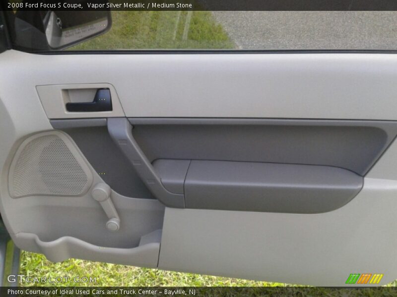 Vapor Silver Metallic / Medium Stone 2008 Ford Focus S Coupe