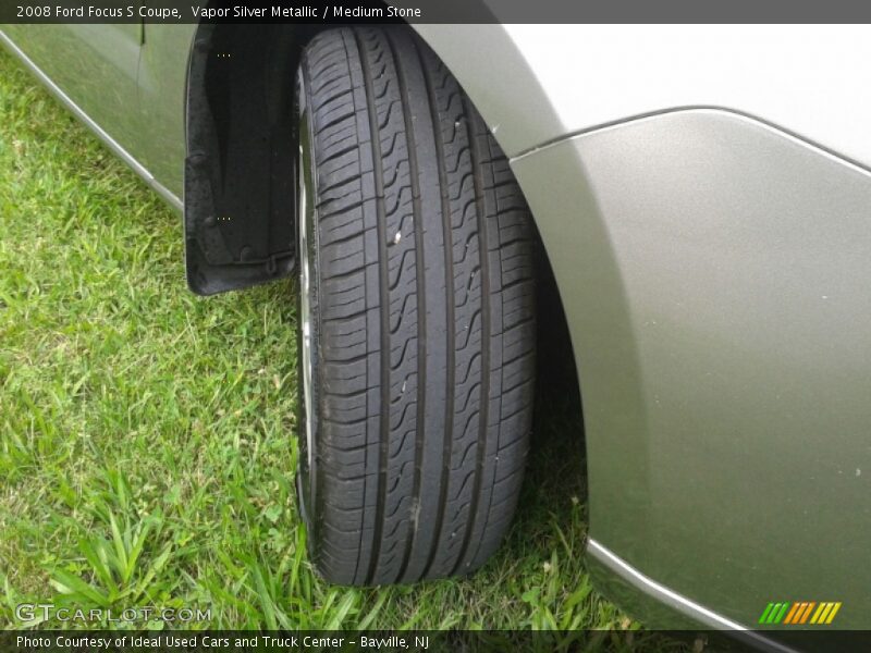 Vapor Silver Metallic / Medium Stone 2008 Ford Focus S Coupe