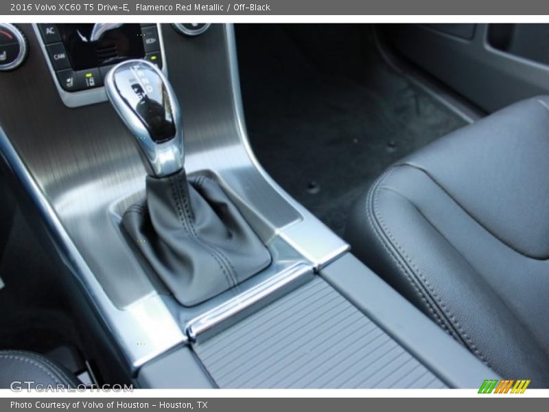 Flamenco Red Metallic / Off-Black 2016 Volvo XC60 T5 Drive-E