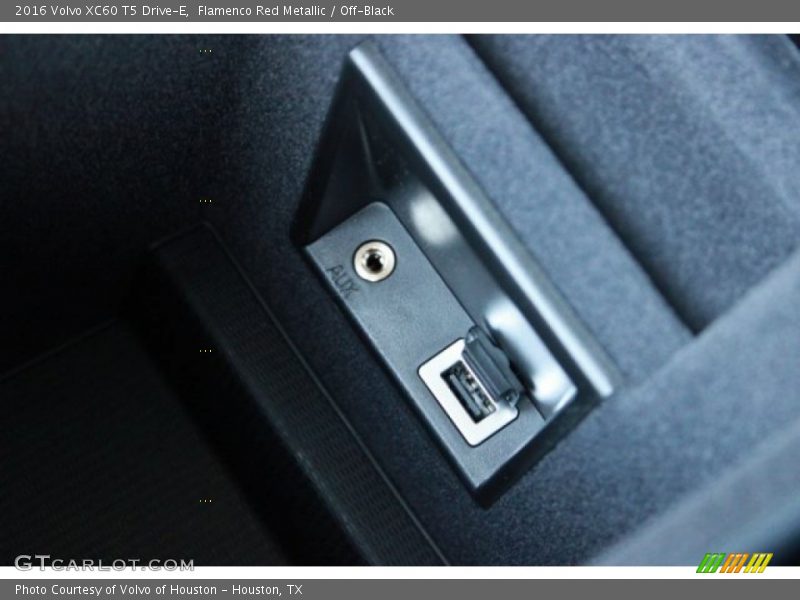 Flamenco Red Metallic / Off-Black 2016 Volvo XC60 T5 Drive-E