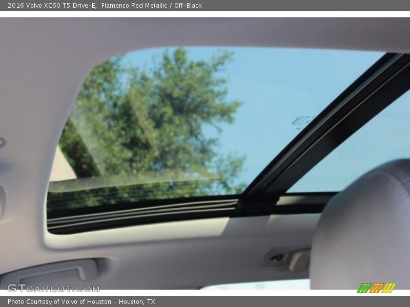 Flamenco Red Metallic / Off-Black 2016 Volvo XC60 T5 Drive-E