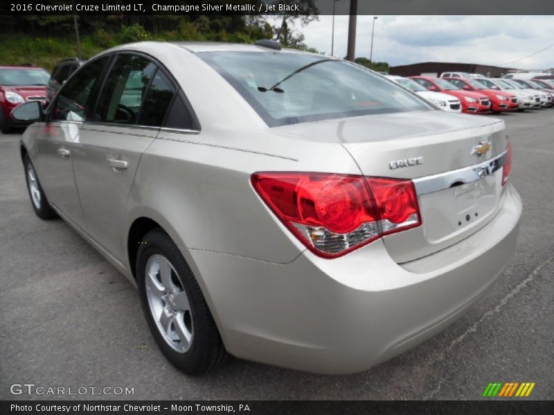 Champagne Silver Metallic / Jet Black 2016 Chevrolet Cruze Limited LT