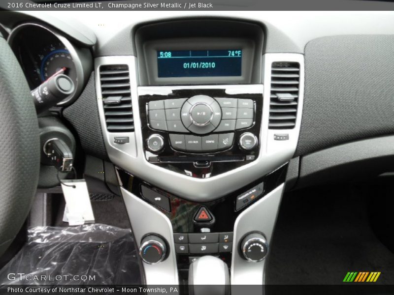 Champagne Silver Metallic / Jet Black 2016 Chevrolet Cruze Limited LT
