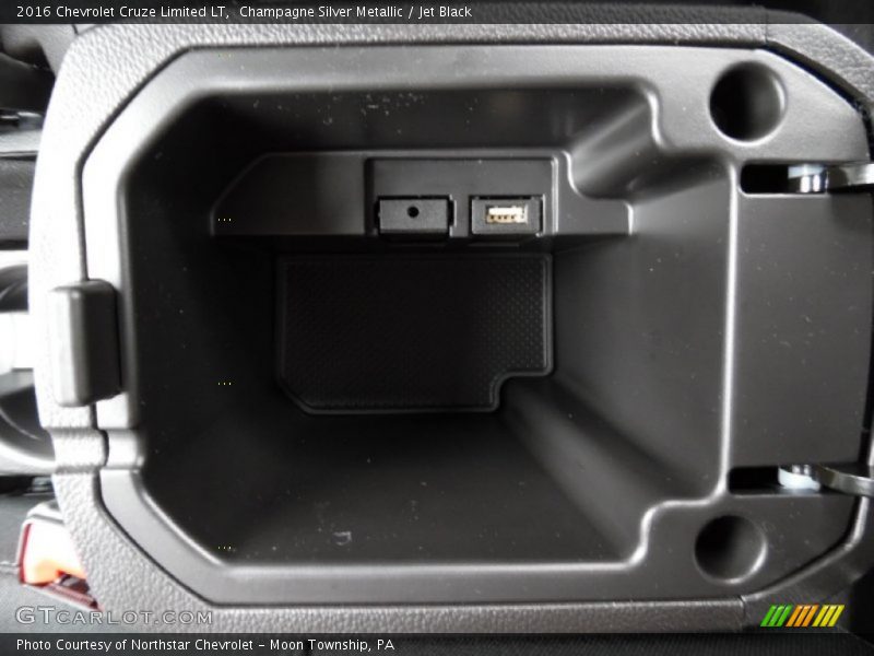 Champagne Silver Metallic / Jet Black 2016 Chevrolet Cruze Limited LT