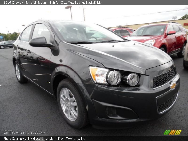 Front 3/4 View of 2016 Sonic LT Sedan