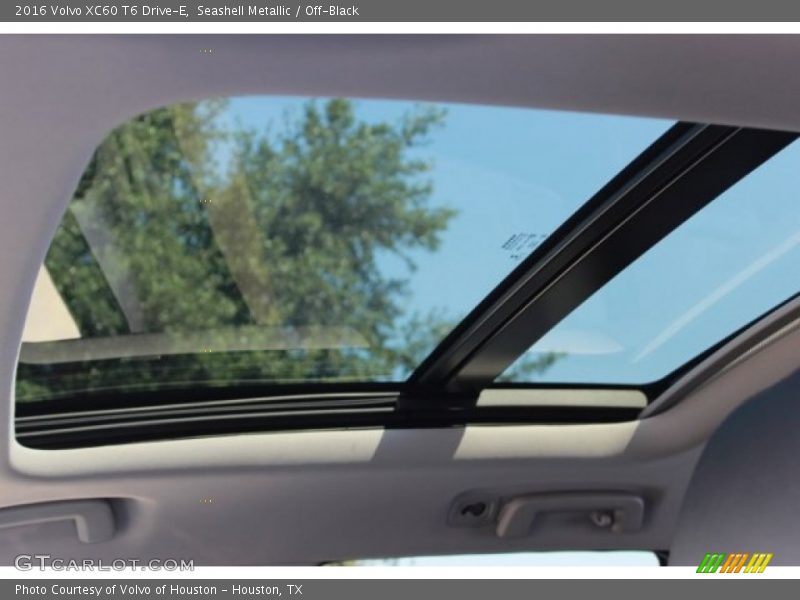 Sunroof of 2016 XC60 T6 Drive-E