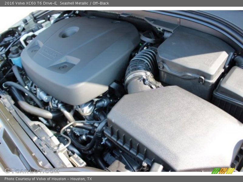 Seashell Metallic / Off-Black 2016 Volvo XC60 T6 Drive-E