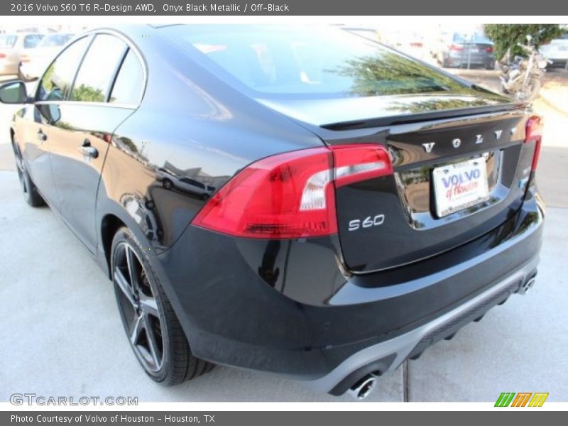 Onyx Black Metallic / Off-Black 2016 Volvo S60 T6 R-Design AWD