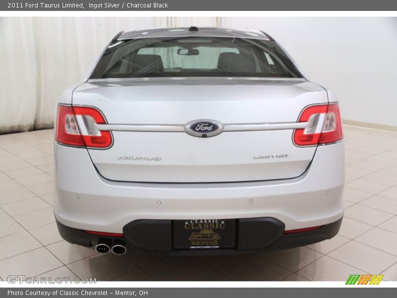 Ingot Silver / Charcoal Black 2011 Ford Taurus Limited