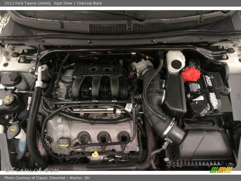 Ingot Silver / Charcoal Black 2011 Ford Taurus Limited