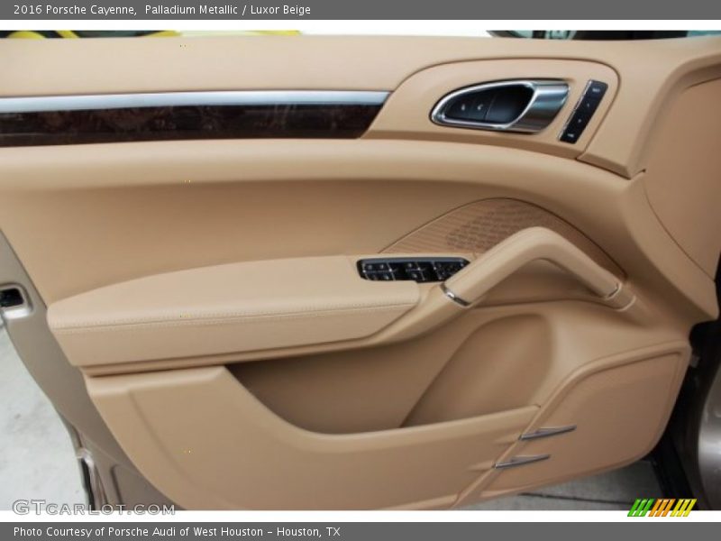 Door Panel of 2016 Cayenne 