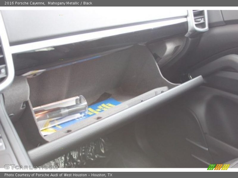 Mahogany Metallic / Black 2016 Porsche Cayenne