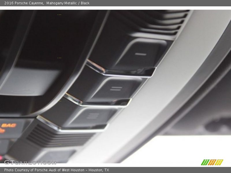Mahogany Metallic / Black 2016 Porsche Cayenne
