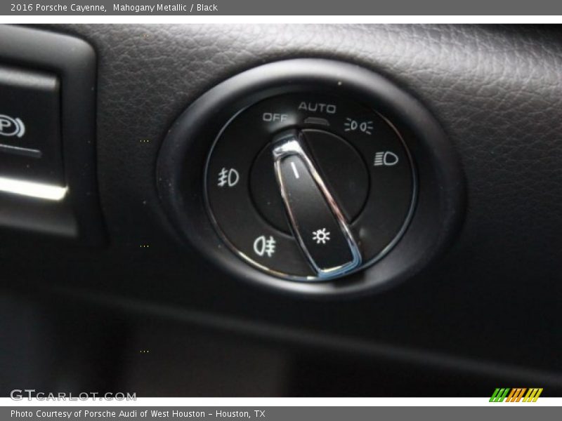 Mahogany Metallic / Black 2016 Porsche Cayenne