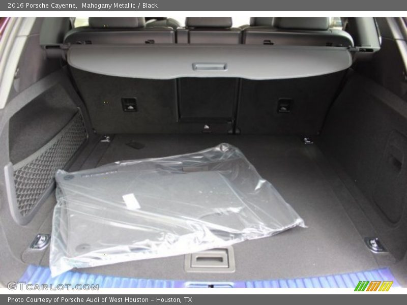 Mahogany Metallic / Black 2016 Porsche Cayenne