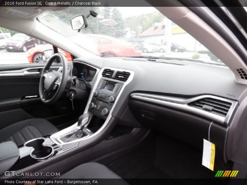 Guard Metallic / Charcoal Black 2016 Ford Fusion SE