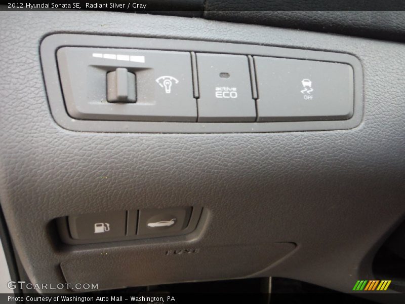 Radiant Silver / Gray 2012 Hyundai Sonata SE