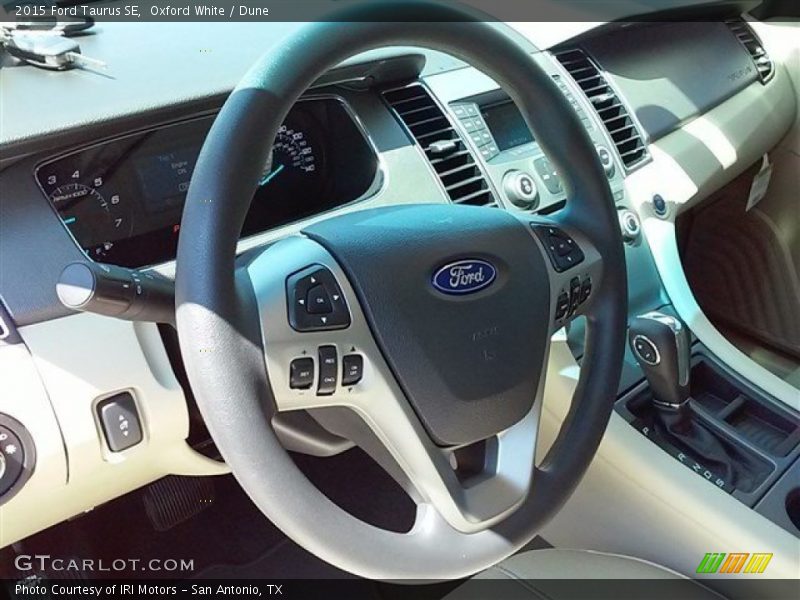 Oxford White / Dune 2015 Ford Taurus SE
