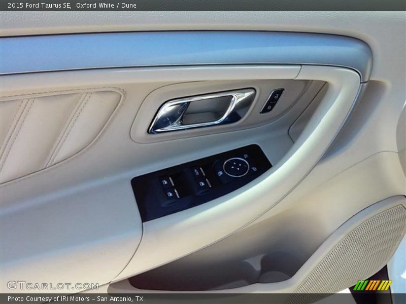 Oxford White / Dune 2015 Ford Taurus SE