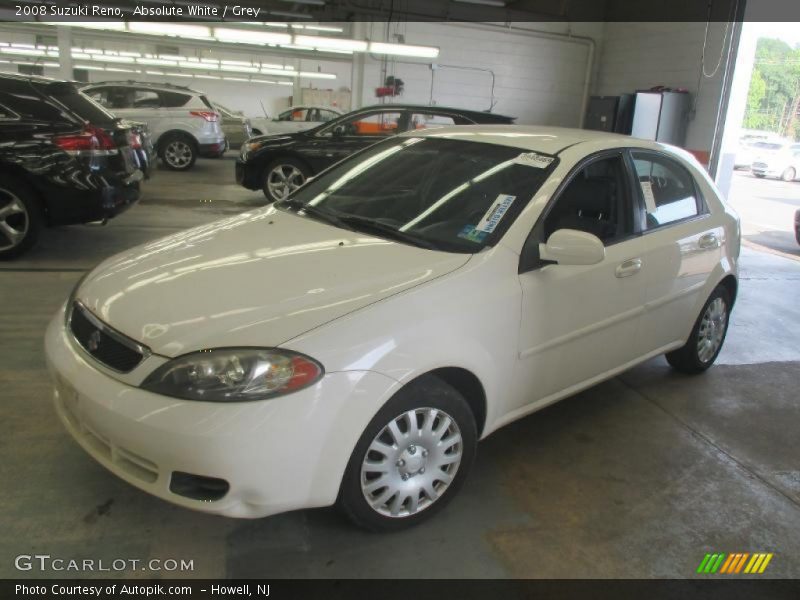 Front 3/4 View of 2008 Reno 