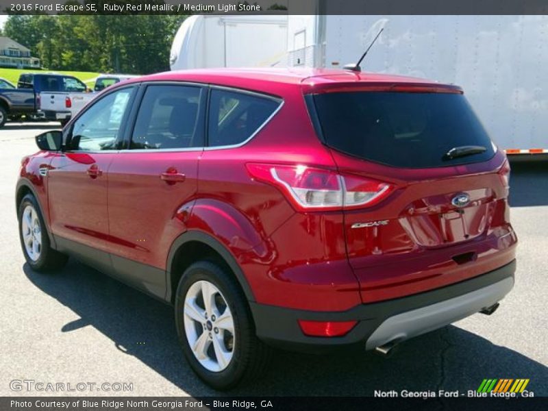 Ruby Red Metallic / Medium Light Stone 2016 Ford Escape SE