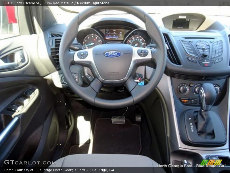 Ruby Red Metallic / Medium Light Stone 2016 Ford Escape SE