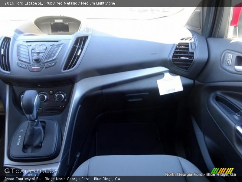 Ruby Red Metallic / Medium Light Stone 2016 Ford Escape SE
