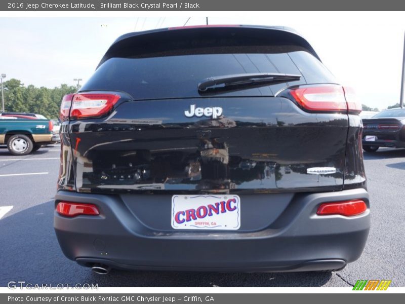 Brilliant Black Crystal Pearl / Black 2016 Jeep Cherokee Latitude