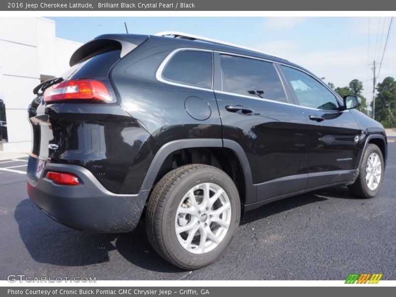 Brilliant Black Crystal Pearl / Black 2016 Jeep Cherokee Latitude
