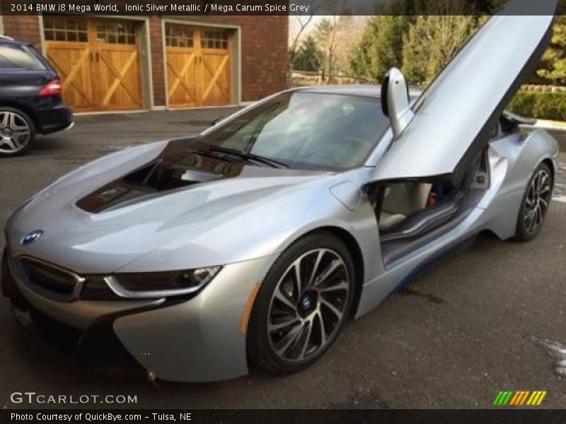 Front 3/4 View of 2014 i8 Mega World