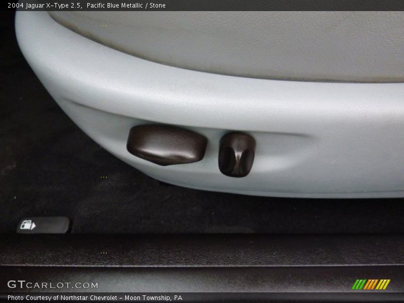 Pacific Blue Metallic / Stone 2004 Jaguar X-Type 2.5
