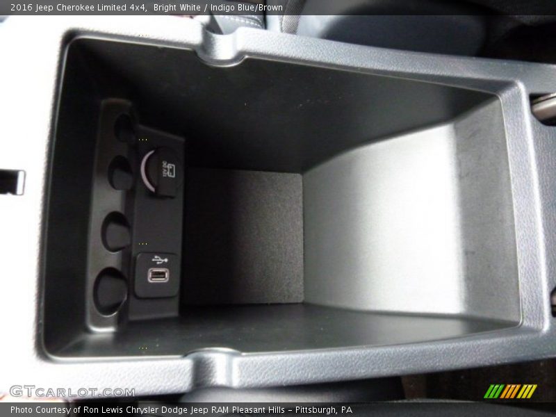 Bright White / Indigo Blue/Brown 2016 Jeep Cherokee Limited 4x4