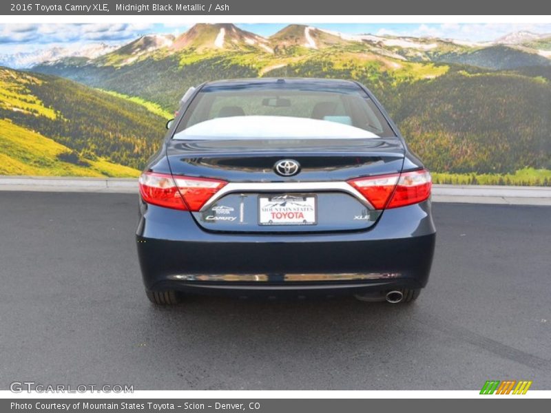 Midnight Black Metallic / Ash 2016 Toyota Camry XLE