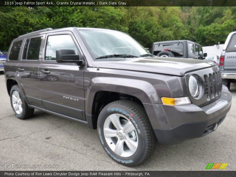 Front 3/4 View of 2016 Patriot Sport 4x4