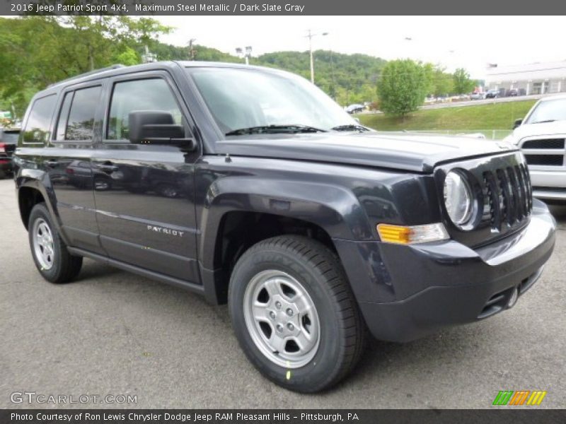 Front 3/4 View of 2016 Patriot Sport 4x4