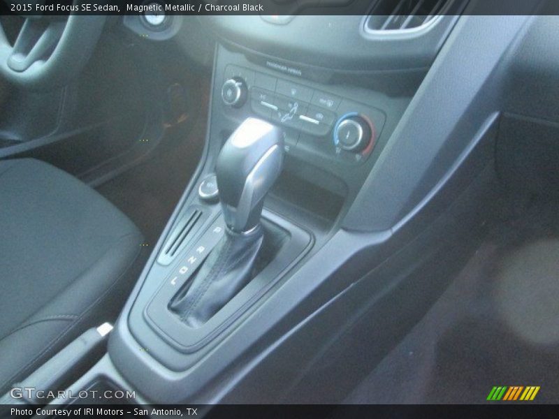 Magnetic Metallic / Charcoal Black 2015 Ford Focus SE Sedan