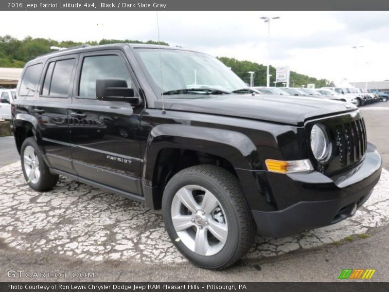 Front 3/4 View of 2016 Patriot Latitude 4x4