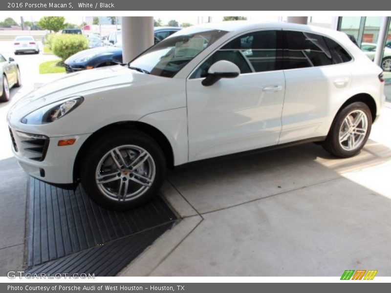 White / Black 2016 Porsche Macan S