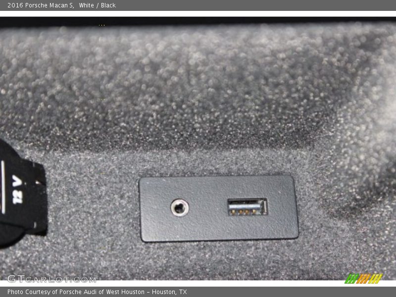 White / Black 2016 Porsche Macan S