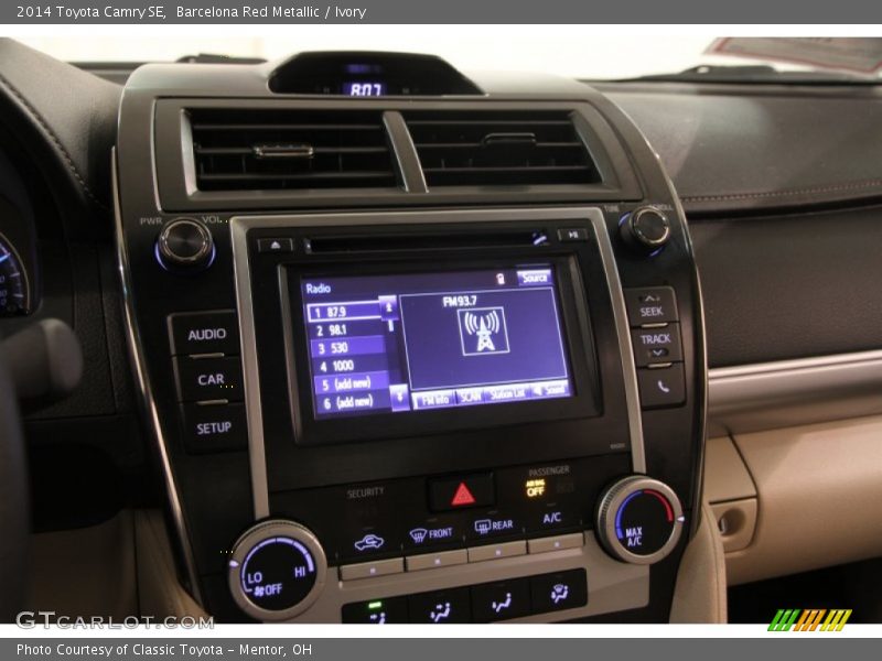 Controls of 2014 Camry SE