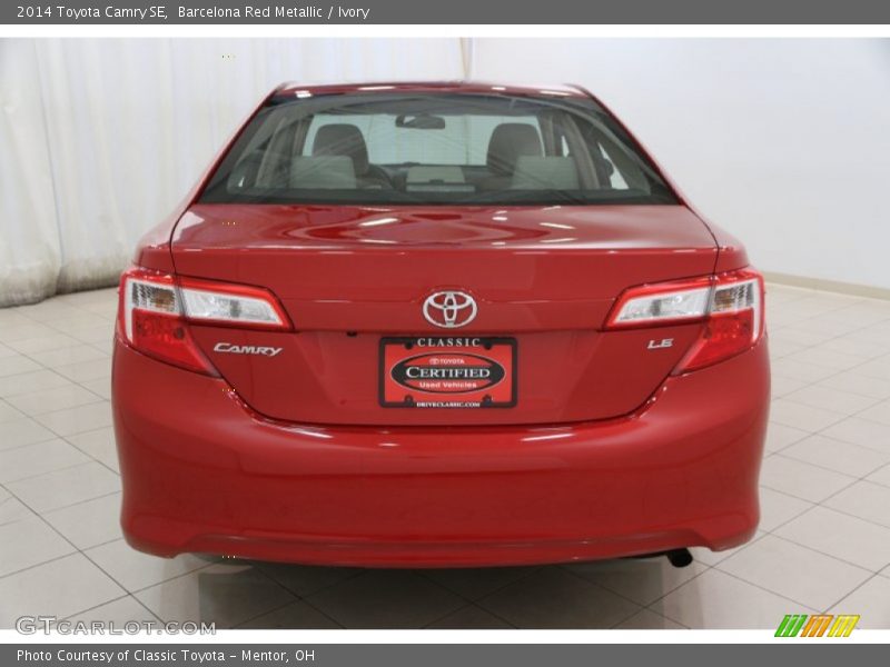 Barcelona Red Metallic / Ivory 2014 Toyota Camry SE