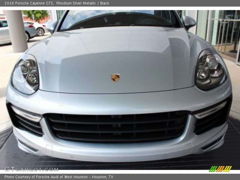 Rhodium Silver Metallic / Black 2016 Porsche Cayenne GTS