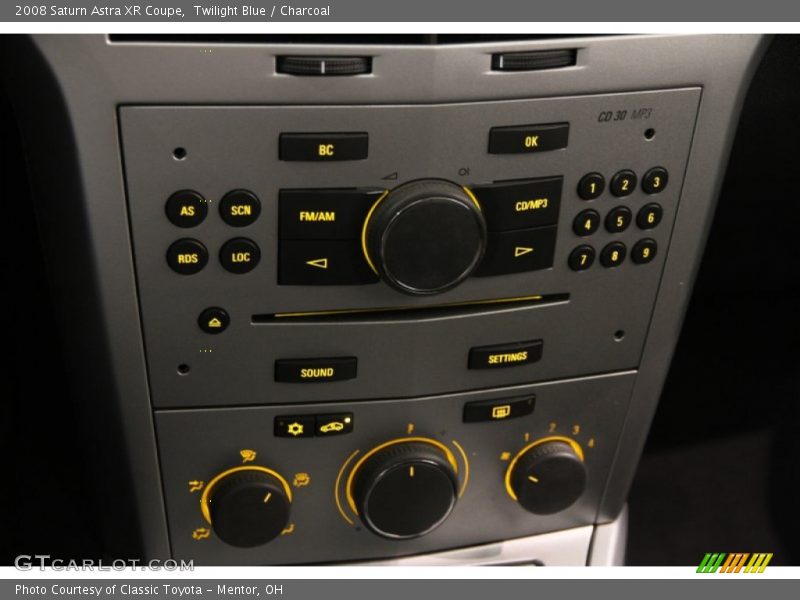 Controls of 2008 Astra XR Coupe