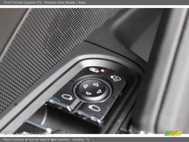 Controls of 2016 Cayenne GTS