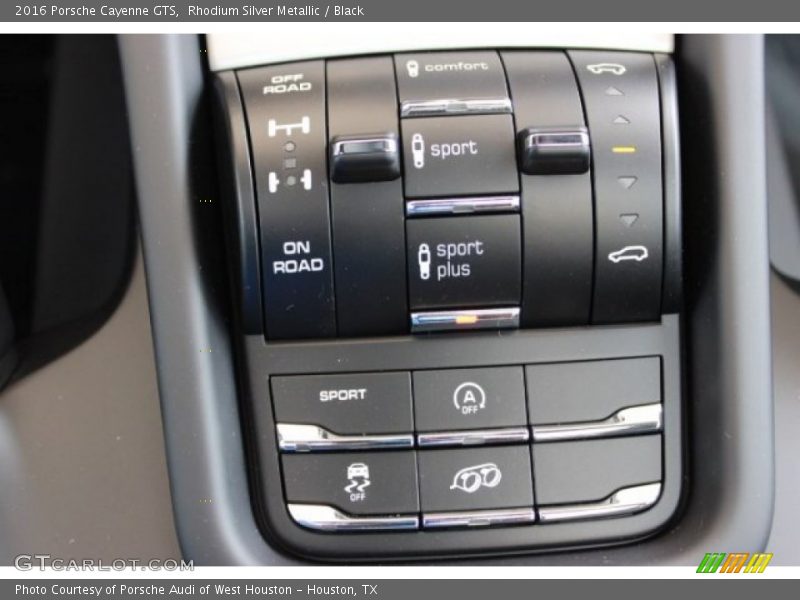 Controls of 2016 Cayenne GTS